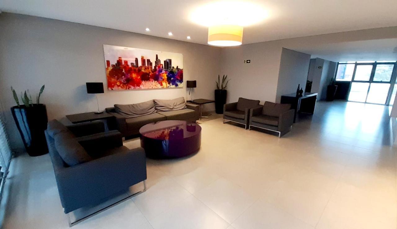 Estudio Aconchegante No Centro De Curitiba - Ar Condicio E Localizacao Perfeita! エクステリア 写真