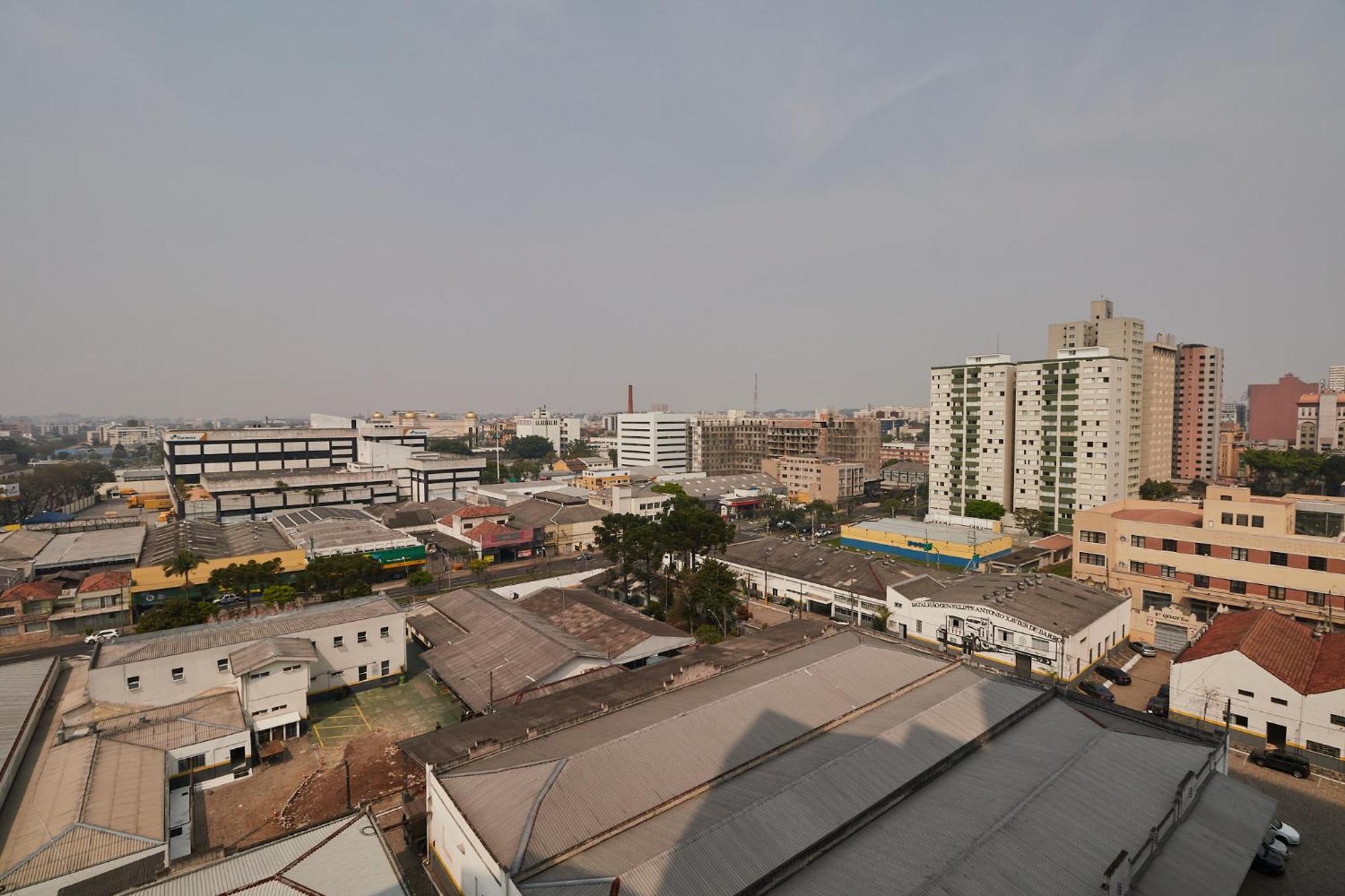 Estudio Aconchegante No Centro De Curitiba - Ar Condicio E Localizacao Perfeita! エクステリア 写真